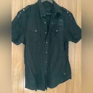 Guess Men's Black Short-Sleeve Button-Down Shirt with Chest Pockets